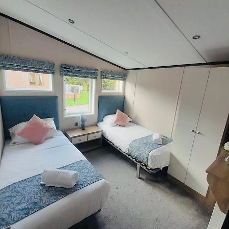 Darwin Lodge With Hot Tub モルトン エクステリア 写真